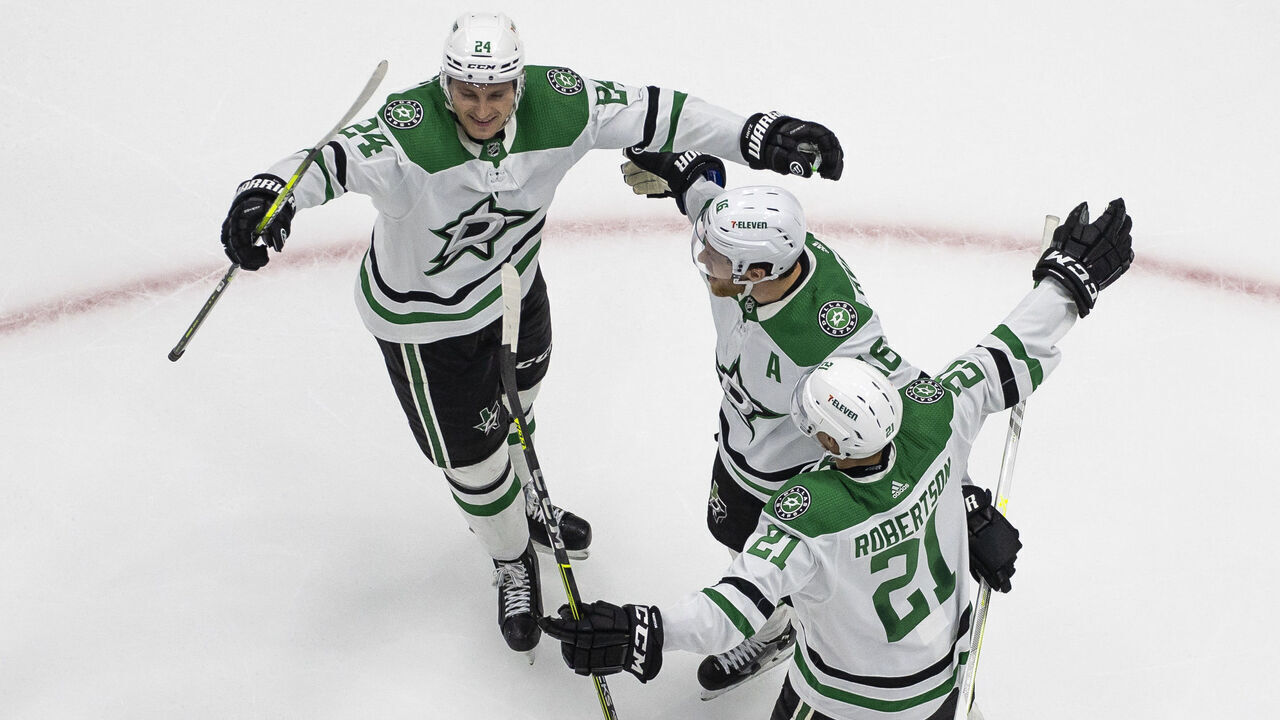 TAMPA, FL - NOVEMBER 15: Joe Pavelski #16 of the Dallas Stars celebrates his goal with teammates Roope Hintz #24 and Jason Robertson #21 against the Tampa Bay Lightning during the second period at Amalie Arena on November 15, 2022 in Tampa, Florida.