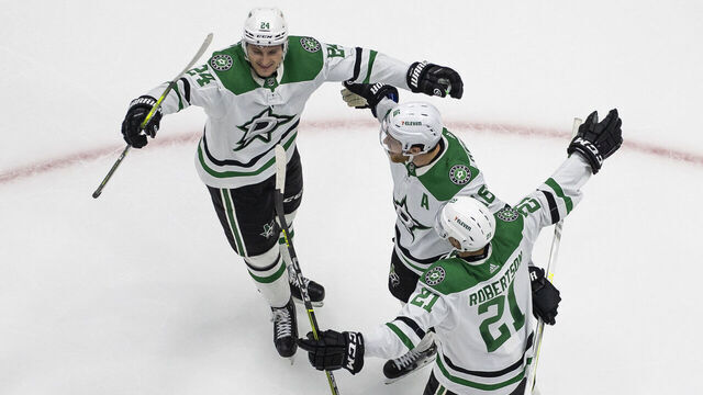 TAMPA, FL - NOVEMBER 15: Joe Pavelski #16 of the Dallas Stars celebrates his goal with teammates Roope Hintz #24 and Jason Robertson #21 against the Tampa Bay Lightning during the second period at Amalie Arena on November 15, 2022 in Tampa, Florida.