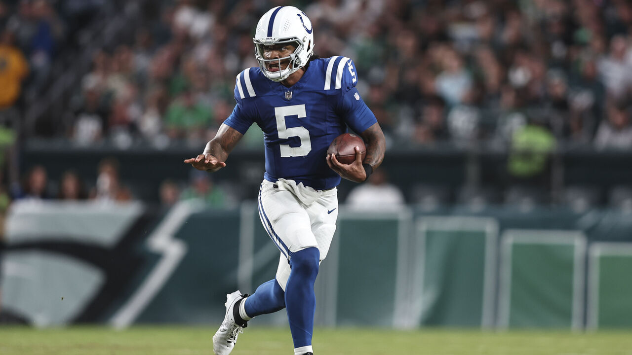 PHILADELPHIA, PENNSYLVANIA - AUGUST 24: Anthony Richardson #5 of the Indianapolis Colts scrambles and runs with the ball against the Philadelphia Eagles during an NFL preseason game at Lincoln Financial Field on August 24, 2023 in Philadelphia, Pennsylvania.