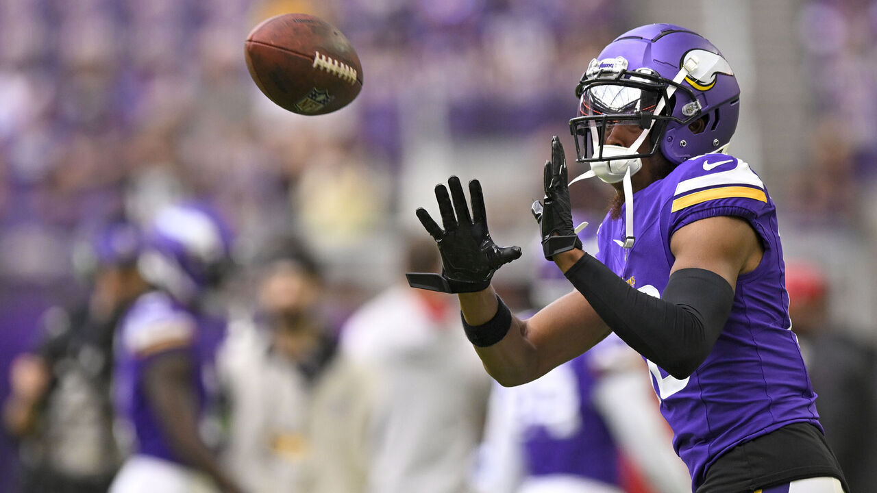 MINNEAPOLIS, MN - AUGUST 26: Minnesota Vikings Wide Receiver Justin Jefferson (18) warms up before a pre-season NFL game between the Minnesota Vikings and Arizona Cardinals on August 26, 2023, at U.S. Bank Stadium in Minneapolis, MN.