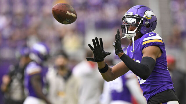 MINNEAPOLIS, MN - AUGUST 26: Minnesota Vikings Wide Receiver Justin Jefferson (18) warms up before a pre-season NFL game between the Minnesota Vikings and Arizona Cardinals on August 26, 2023, at U.S. Bank Stadium in Minneapolis, MN.