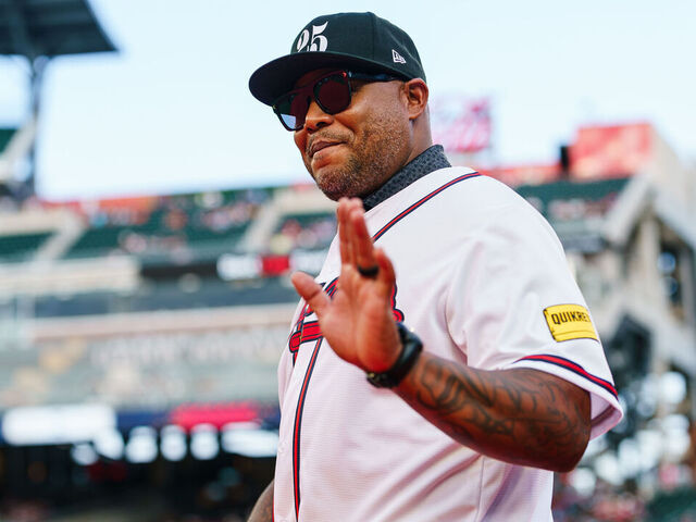 Braves retire Andruw Jones' No. 25 | theScore.com