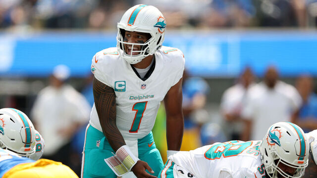 INGLEWOOD, CALIFORNIA - SEPTEMBER 10: Tua Tagovailoa #1 of the Miami Dolphins calls out to teammates prior to a snap in the first quarter of a game against the Los Angeles Chargers at SoFi Stadium on September 10, 2023 in Inglewood, California.
