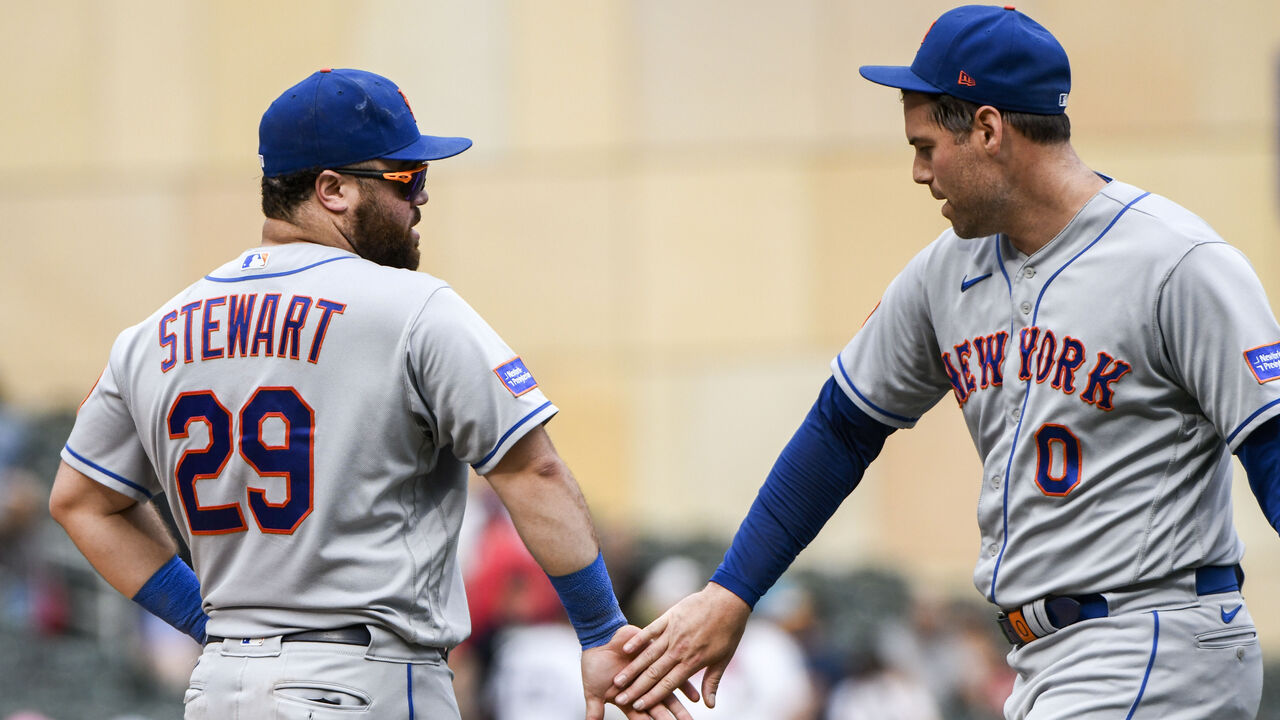 Stewart hits 2-run double in 9th, Mets beat Twins 2-0 despite 14 Ks by  López