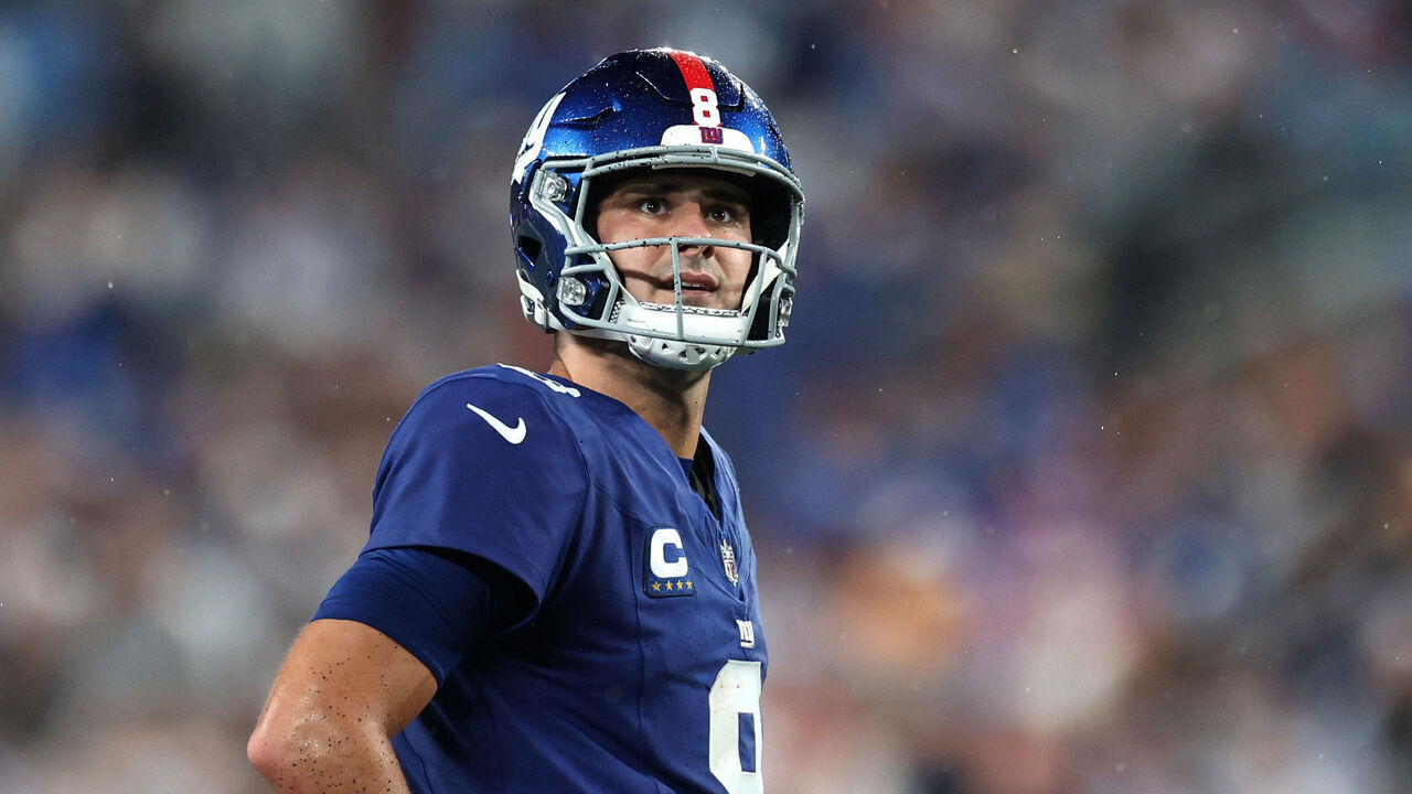 EAST RUTHERFORD, NEW JERSEY - SEPTEMBER 10: Daniel Jones #8 of the New York Giants looks on during the first quarter against the Dallas Cowboys at MetLife Stadium on September 10, 2023 in East Rutherford, New Jersey.