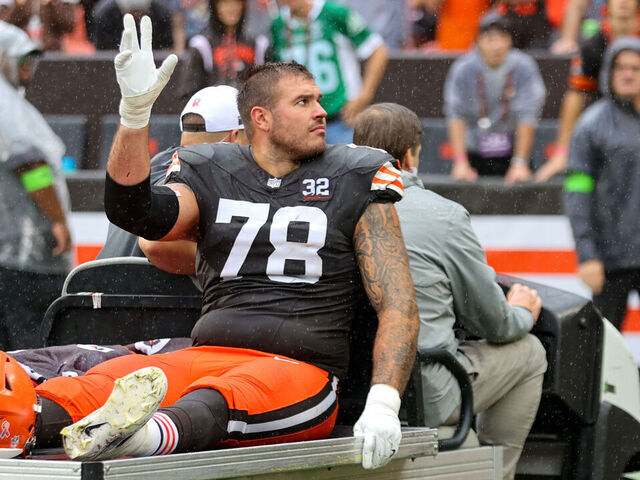 Report: Browns' Conklin done for year with torn ACL, MCL