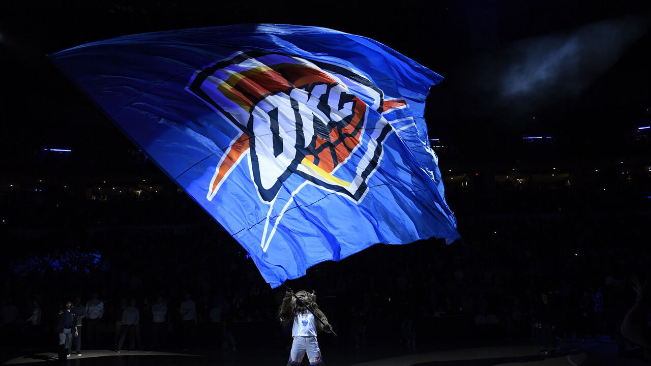 Basketball: Oklahoma City Thunder mascot waves a flag vs Memphis Grizzlies at Paycom Center. Oklahoma City, OK 12/18/2022 CREDIT: Greg Nelson (Set Number: X164262 TK1)