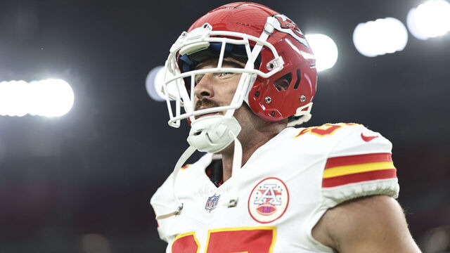 GLENDALE, ARIZONA - AUGUST 19: Travis Kelce #87 of the Kansas City Chiefs reacts as he warms up prior to an NFL preseason football game between the Arizona Cardinals and the Kansas City Chiefs at State Farm Stadium on August 19, 2023 in Glendale, Arizona.