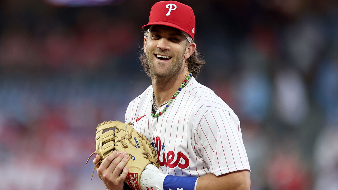 PHILADELPHIA, PENNSYLVANIA - SEPTEMBER 12: Bryce Harper #3 of the Philadelphia Phillies reacts during the second inning against the Atlanta Braves at Citizens Bank Park on September 12, 2023 in Philadelphia, Pennsylvania.