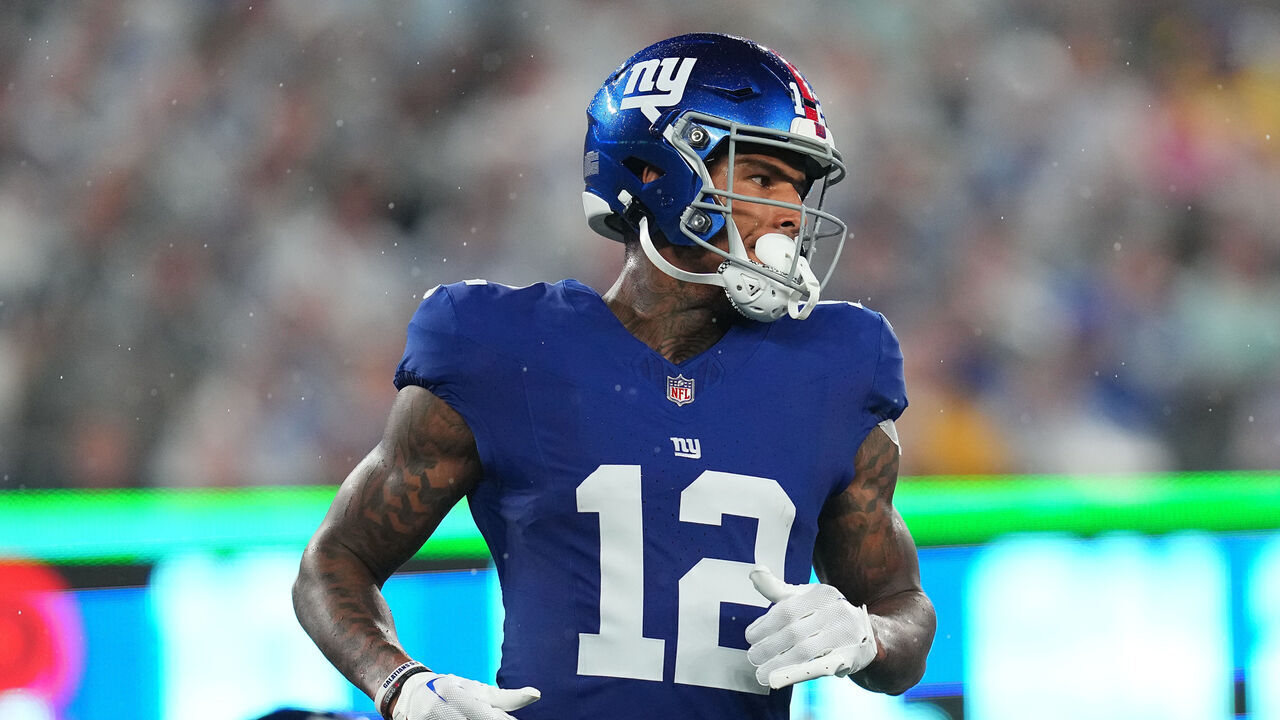 EAST RUTHERFORD, NEW JERSEY - SEPTEMBER 10: Darren Waller #12 of the New York Giants in action against the Dallas Cowboys at MetLife Stadium on September 10, 2023 in East Rutherford, New Jersey.