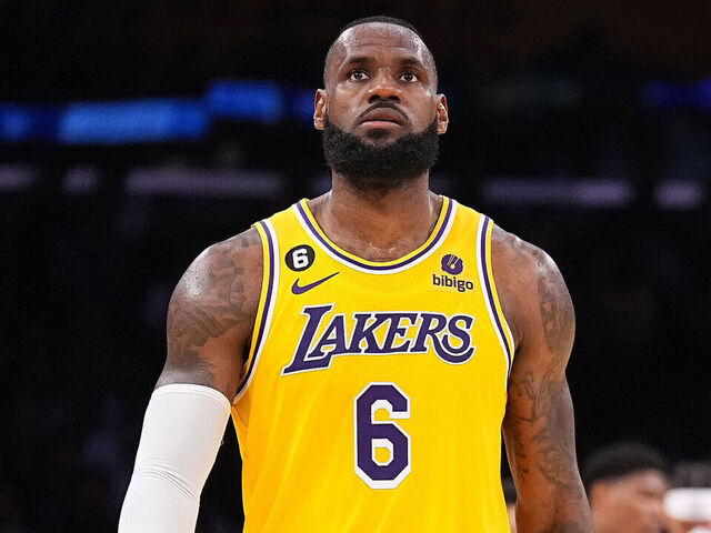 LeBron redefining NBA longevity as he reaches 21st season | theScore.com