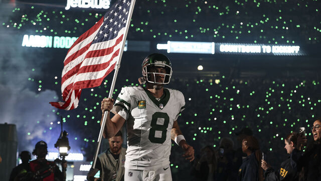 EAST RUTHERFORD, NEW JERSEY - SEPTEMBER 11: Aaron Rodgers #8 of the New York Jets takes the field prior to a game against the Buffalo Bills at MetLife Stadium on September 11, 2023 in East Rutherford, New Jersey.