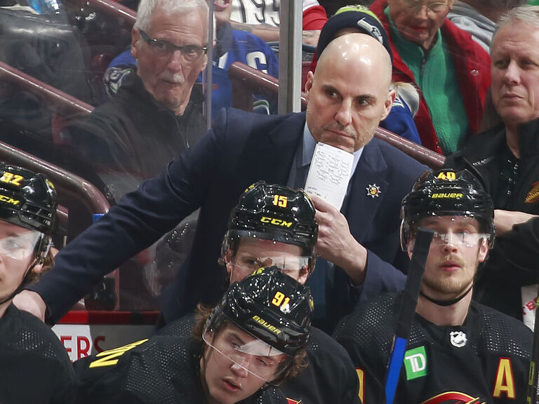 Tocchet 'It's going to be harder' for Canucks to meet expectations
