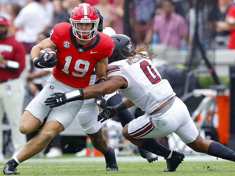 No. 1 Georgia bounces back from 11-point halftime deficit to beat South  Carolina 24-14