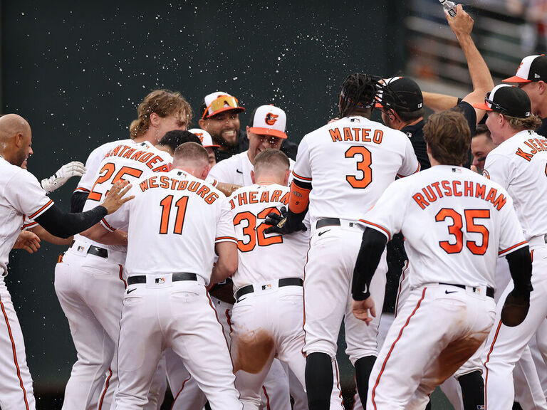 Rays clinch fifth straight playoff berth, fall to Orioles