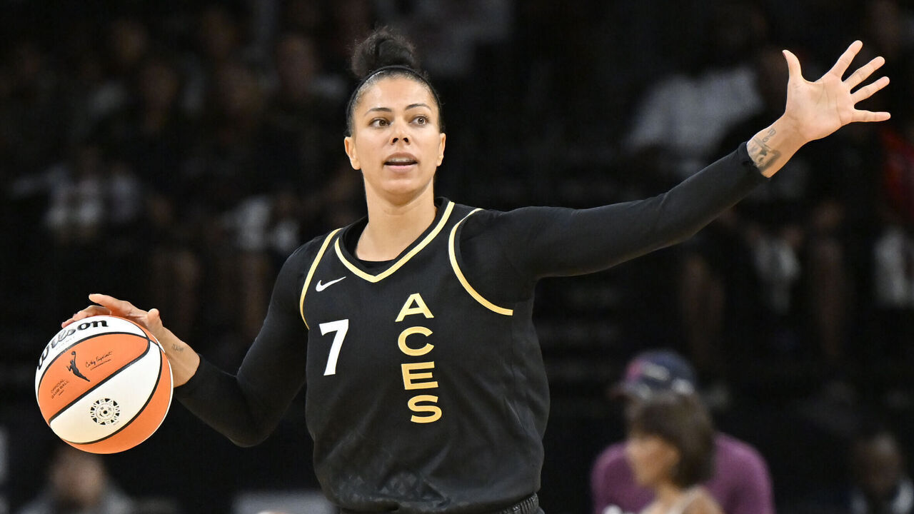 LAS VEGAS, NV - SEPTEMBER 17: Alysha Clark #7 of the Las Vegas Aces dribbles the ball during the game against the Chicago Sky during round one game two of the 2023 WNBA Playoffs on September 17, 2023 at Michelob ULTRA Arena in Las Vegas, Nevada. Mandatory Copyright Notice: Copyright 2023 NBAE