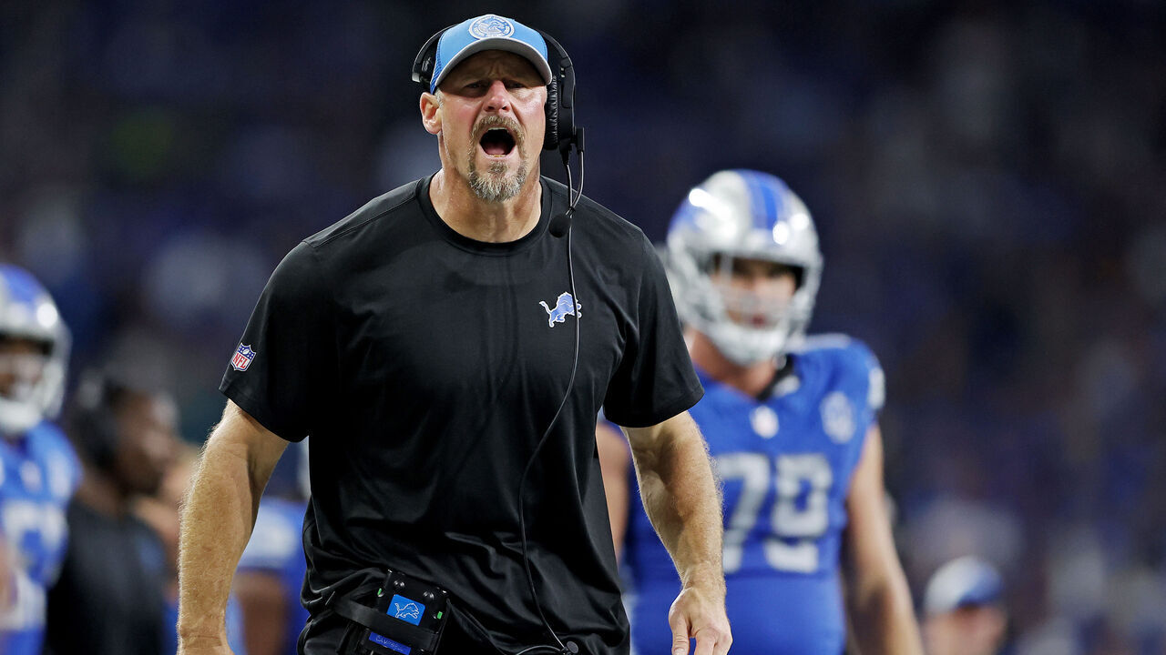 DETROIT, MICHIGAN - SEPTEMBER 17: Head coach Dan Campbell of the Detroit Lions reacts after a play during the third quarter in the game against the Seattle Seahawks at Ford Field on September 17, 2023 in Detroit, Michigan.