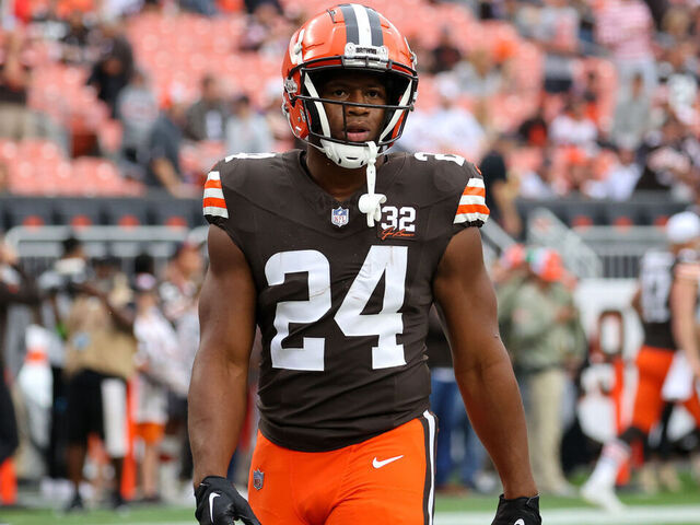 Nick Chubb: Cleveland Browns running back carted off the field