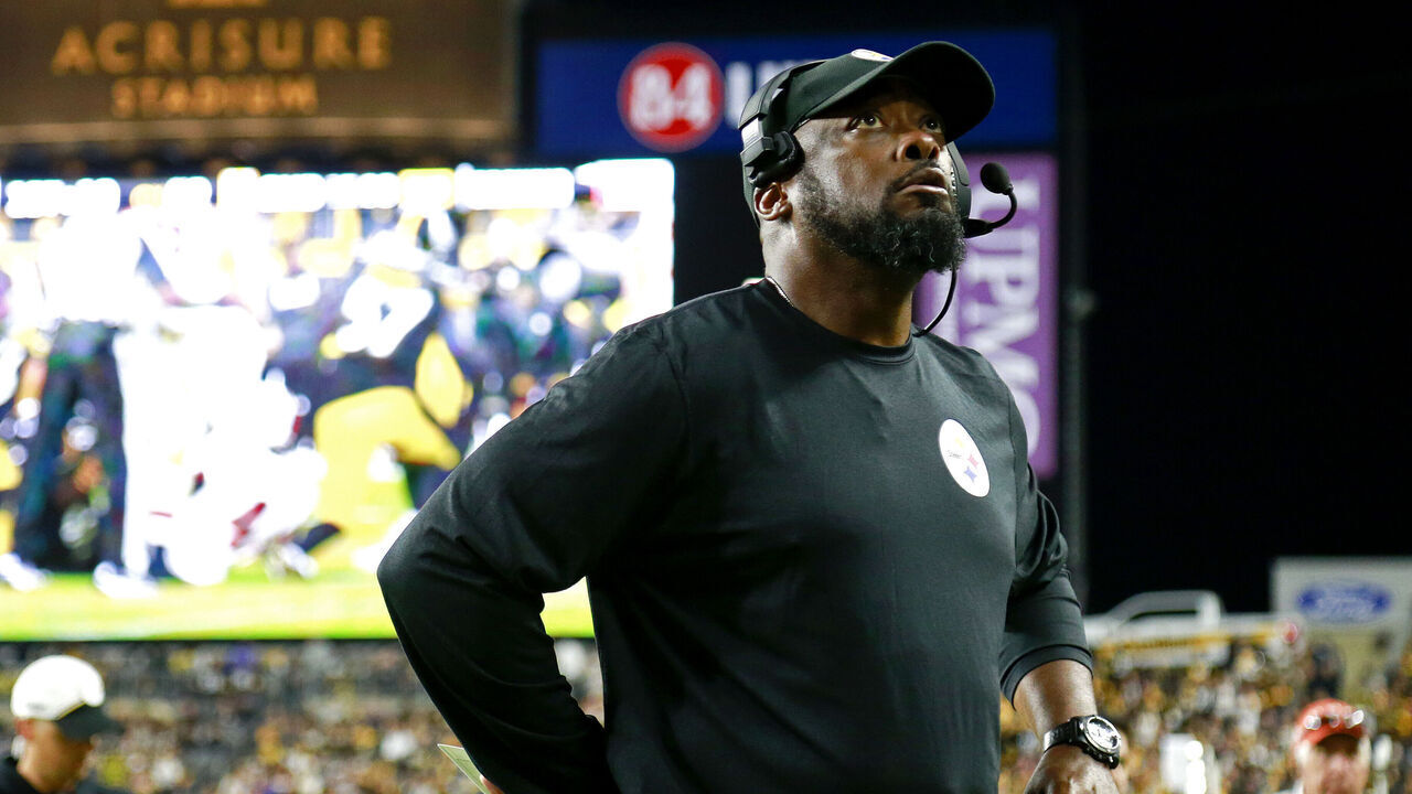 PITTSBURGH, PENNSYLVANIA - SEPTEMBER 18: Head coach Mike Tomlin of the Pittsburgh Steelers looks on during the first quarter against the Cleveland Browns at Acrisure Stadium on September 18, 2023 in Pittsburgh, Pennsylvania.