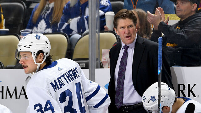PITTSBURGH, PA - NOVEMBER 16: Head coach Mike Babcock of the Toronto Maple Leafs looks on against the Pittsburgh Penguins at PPG PAINTS Arena on November 16, 2019 in Pittsburgh, Pennsylvania.