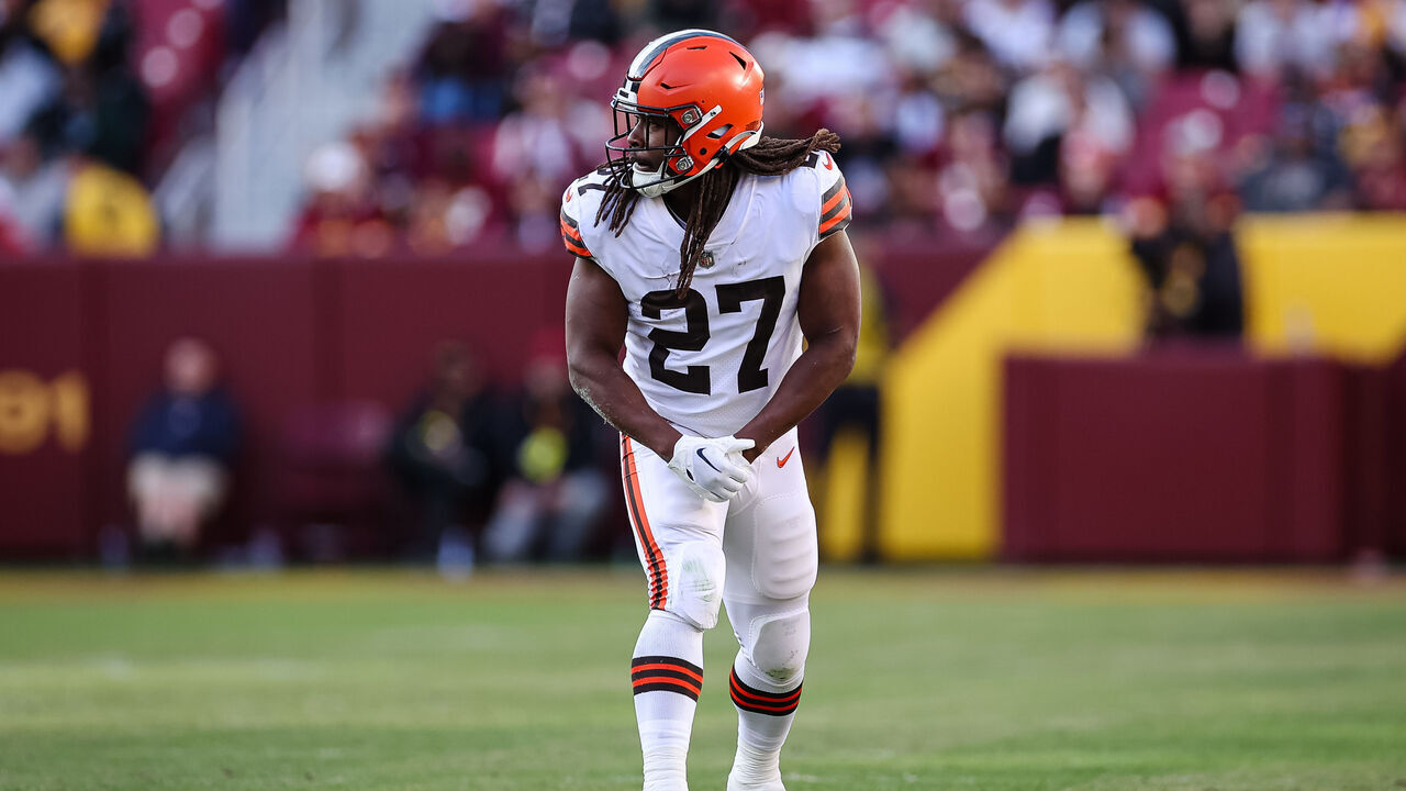 LANDOVER, MD - JANUARY 01: Kareem Hunt #27 of the Cleveland Browns lines up against the Washington Commanders during the second half of the game at FedExField on January 1, 2023 in Landover, Maryland.