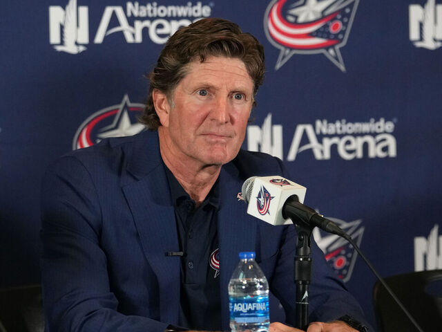 Report: Oilers considering Babcock, consulting NHLPA