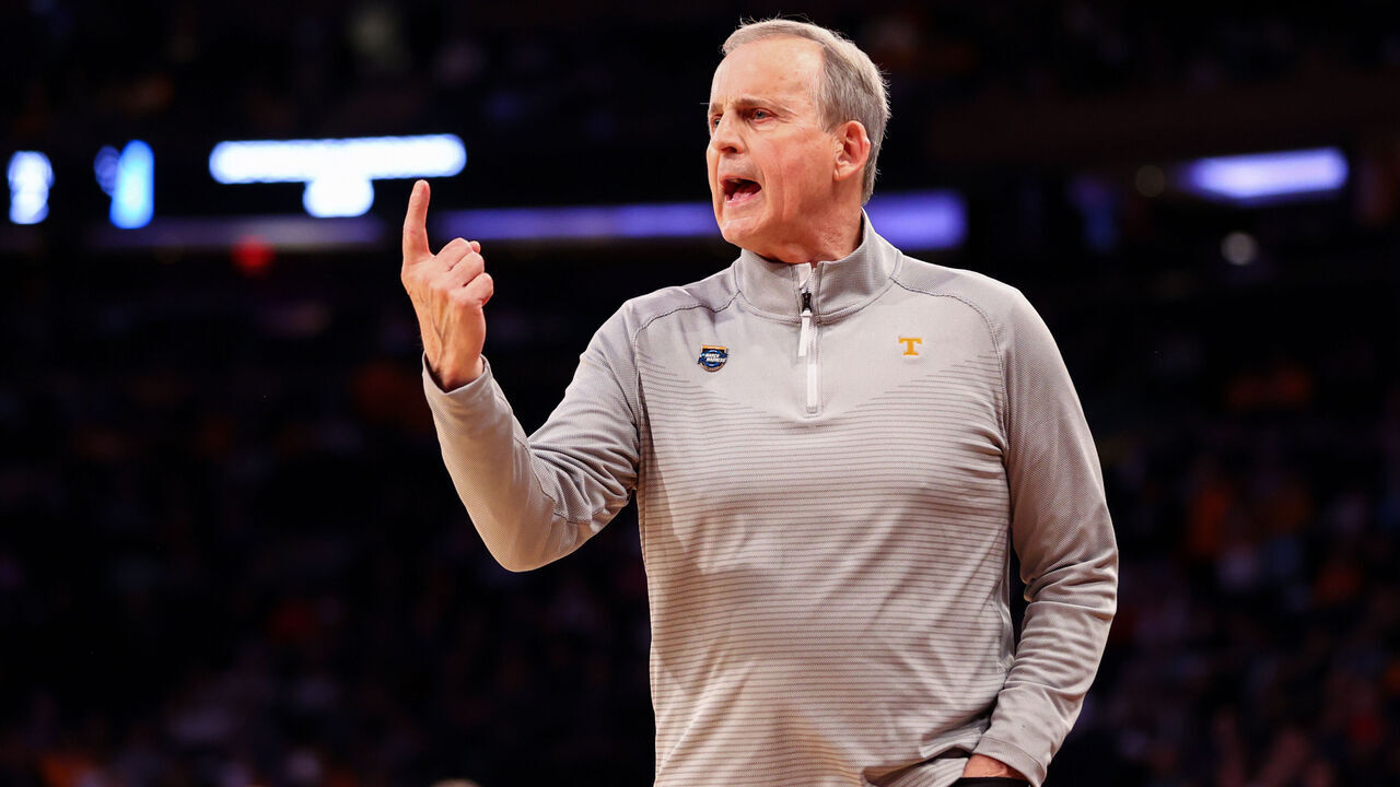 NEW YORK, NEW YORK - MARCH 23: Head coach Rick Barnes of the Tennessee Volunteers reacts during the second half of the game against the Florida Atlantic Owls during the Sweet Sixteen round of the 2023 NCAA Men's Basketball Tournament held at Madison Square Garden on March 23, 2023 in New York City.