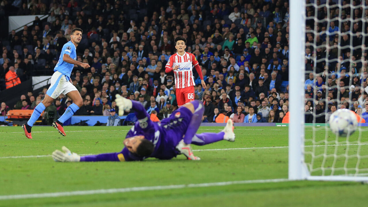 MANCHESTER, ENGLAND - SEPTEMBER 19: Rodri of Manchester City scores their third goal during the UEFA Champions League Group G match between Manchester City and FK Crvena zvezda at Etihad Stadium on September 19, 2023 in Manchester, England.