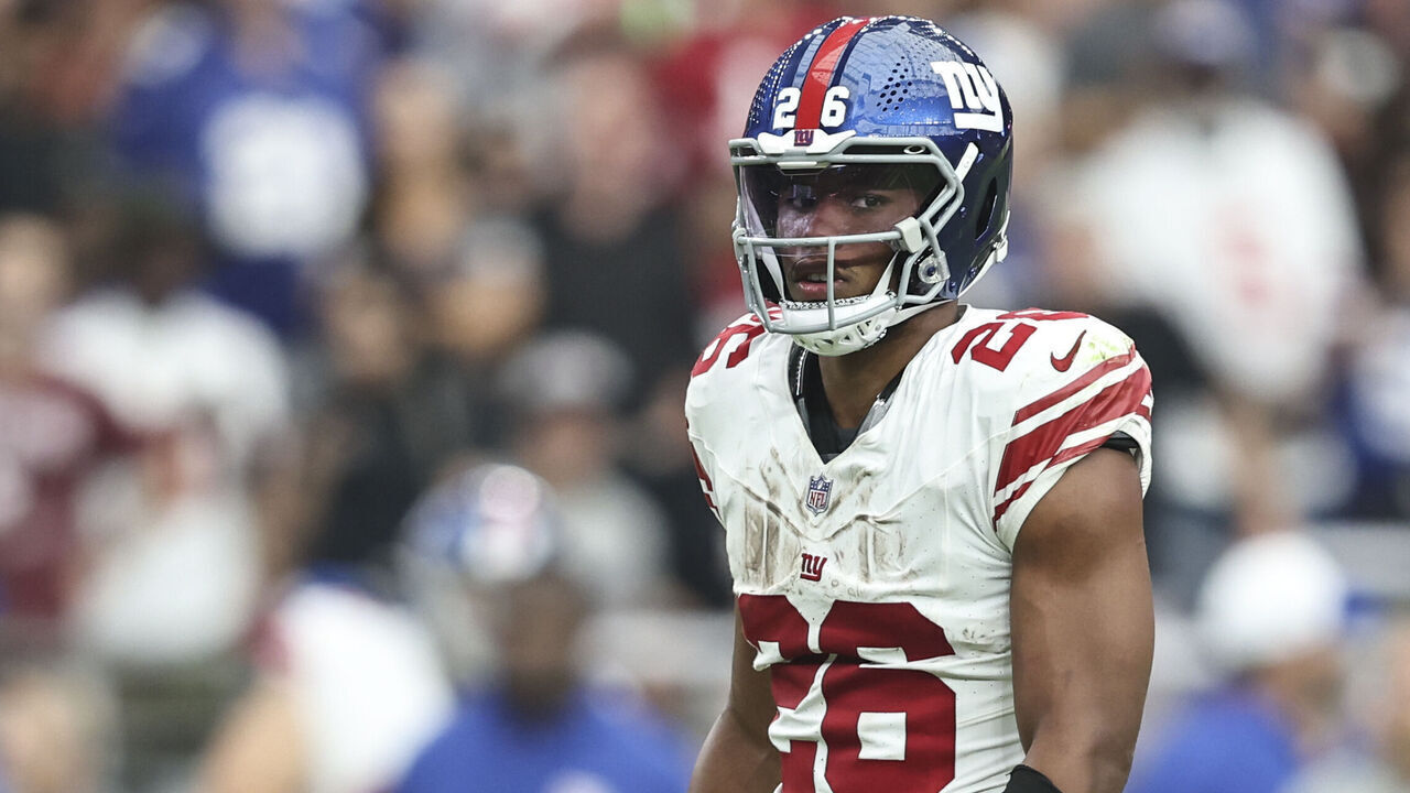 GLENDALE, ARIZONA - SEPTEMBER 17: Saquon Barkley #26 of the New York Giants lines up during an NFL football game between the Arizona Cardinals and the New York Giants at State Farm Stadium on September 17, 2023 in Glendale, Arizona.