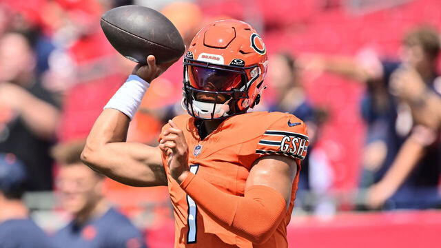 TAMPA, FLORIDA - SEPTEMBER 17: Justin Fields #1 of the Chicago Bears warms up before his game against the Tampa Bay Buccaneers at Raymond James Stadium on September 17, 2023 in Tampa, Florida.