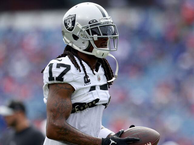 Raiders finalize trade for All-Pro WR Davante Adams