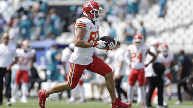 JACKSONVILLE, FL - SEPTEMBER 17: Kansas City Chiefs tight end Travis Kelce (87) runs with the ball during the game between the Kansas City Chiefs and the Jacksonville Jaguars on September 17, 2023 at EverBank Stadium in Jacksonville, Fl.