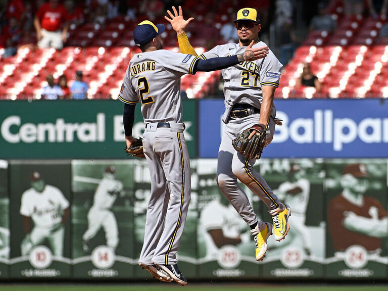 Brewers lose to Cardinals, but get a little help to clinch NL Central title  - The Boston Globe