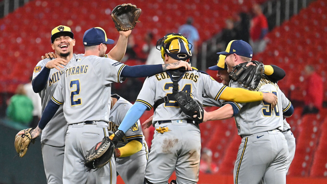 ST. LOUIS, MO - SEPTEMBER 20: Milwaukee Brewers players celebrate after winning a MLB game between the Milwaukee Brewers and the St. Louis Cardinals on September 20, 2023, at Busch Stadium in St. Louis, Mo.