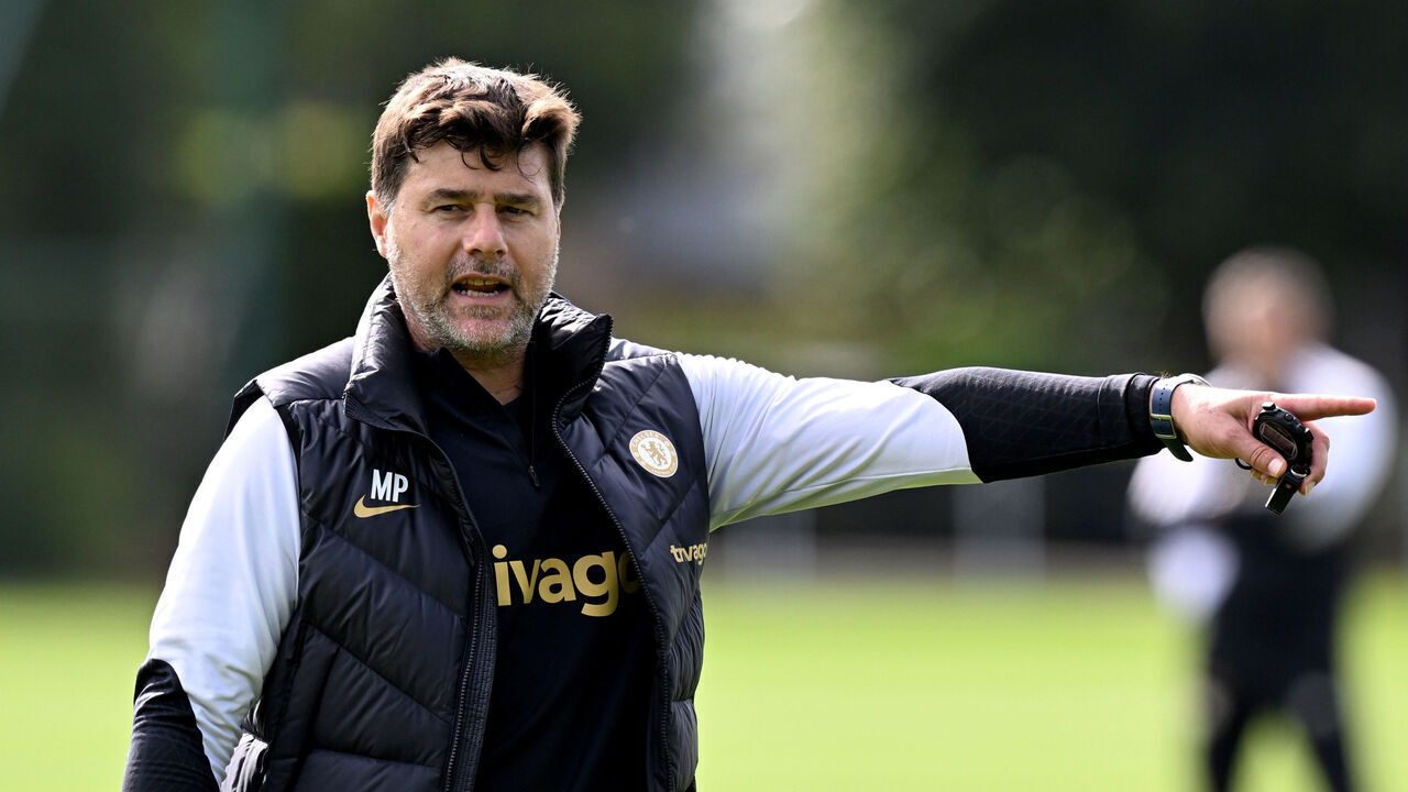 COBHAM, ENGLAND - SEPTEMBER 21: Head Coach Mauricio Pochettino of Chelsea during a training session at Chelsea Training Ground on September 21, 2023 in Cobham, England.
