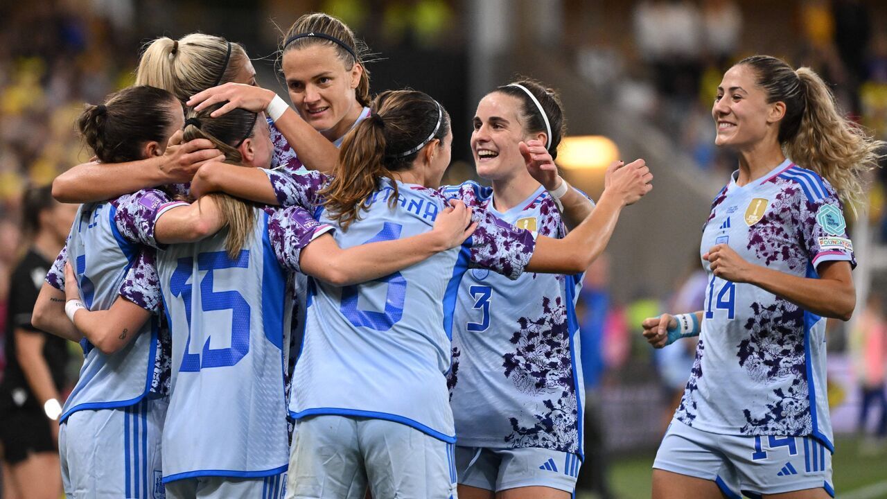 Spain's forward #15 Eva Navarro celebrates with teammates scoring during the UEFA women's Nation League football match Sweden vs Spain in Gothenburg, on September 22, 2023.