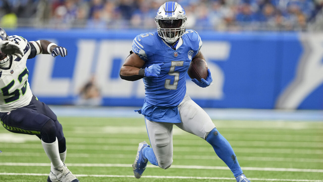 DETROIT, MI - SEPTEMBER 17: Running back David Montgomery #5 of the Detroit Lions runs for a touchdown during the second half of an NFL football game against the Seattle Seahawks at Ford Field on September 17, 2023 in Detroit, Michigan.