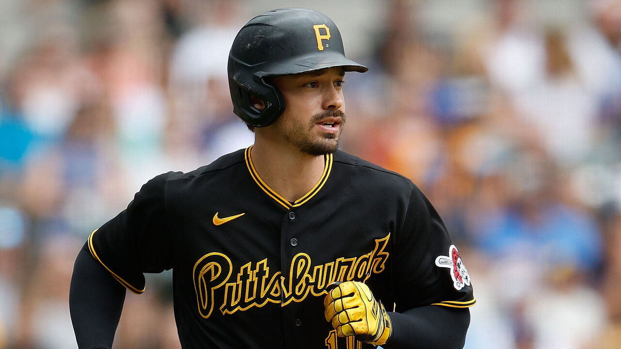 MILWAUKEE, WISCONSIN - AUGUST 06: Bryan Reynolds #10 of the Pittsburgh Pirates hits a home run during the game against the Milwaukee Brewers at American Family Field on August 06, 2023 in Milwaukee, Wisconsin.