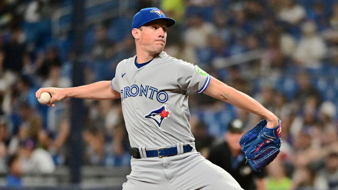 ST PETERSBURG, FLORIDA - SEPTEMBER 22: Chris Bassitt #40 of the Toronto Blue Jays delivers a pitch to the Tampa Bay Rays in the first inning at Tropicana Field on September 22, 2023 in St Petersburg, Florida.