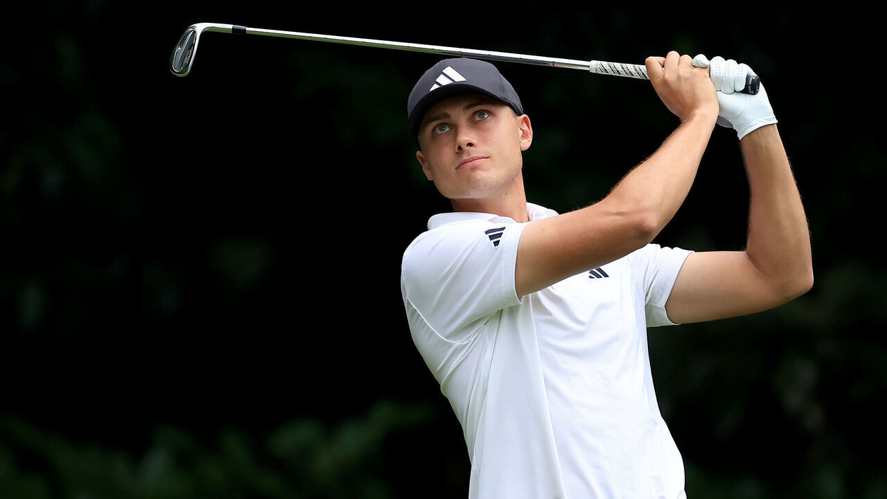 VIRGINIA WATER, ENGLAND - SEPTEMBER 17: Ludvig Aberg of Sweden plays his tee shot on the second hole during the final round of the BMW PGA Championship at Wentworth Golf Club on September 17, 2023 in Virginia Water, England.