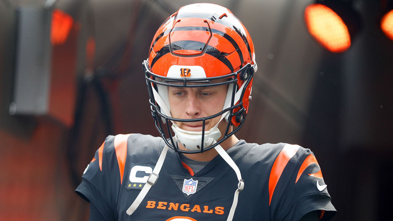 CINCINNATI, OH - SEPTEMBER 17: Cincinnati Bengals quarterback Joe Burrow (9) is introduced before the game against the Baltimore Ravens and the Cincinnati Bengals on September 17, 2023, at Paycor Stadium in Cincinnati, OH. (Photo by Ian Johnson/Icon Sportswire via Getty Images