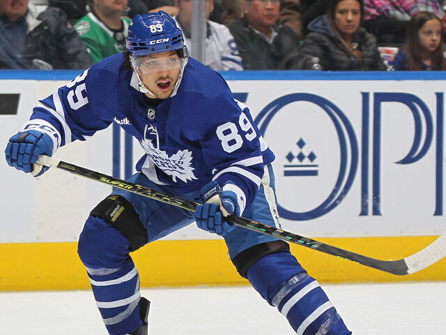 TORONTO, CANADA - OCTOBER 20: Nick Robertson #89 of the Toronto Maple Leafs looks for a breaking pass in the third period of the game against the Dallas Stars at Scotiabank Arena on October 20, 2022 in Toronto, Ontario, Canada.