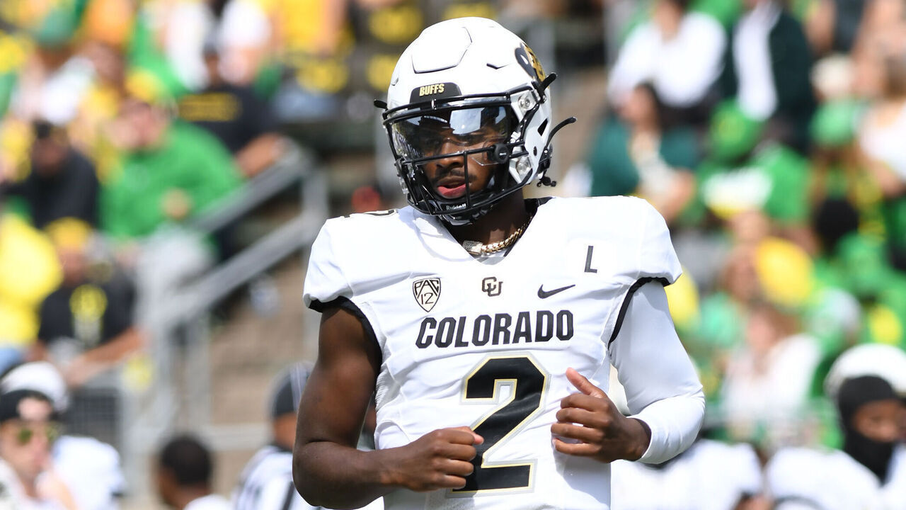 EUGENE, OR - SEPTEMBER 23: Colorado Buffaloes quarterback Shedeur Sanders (2) warms up during a PAC-12 conference football game between the Colorado Buffaloes and Oregon Ducks on September 23, 2023 at Autzen Stadium in Eugene, Oregon.
