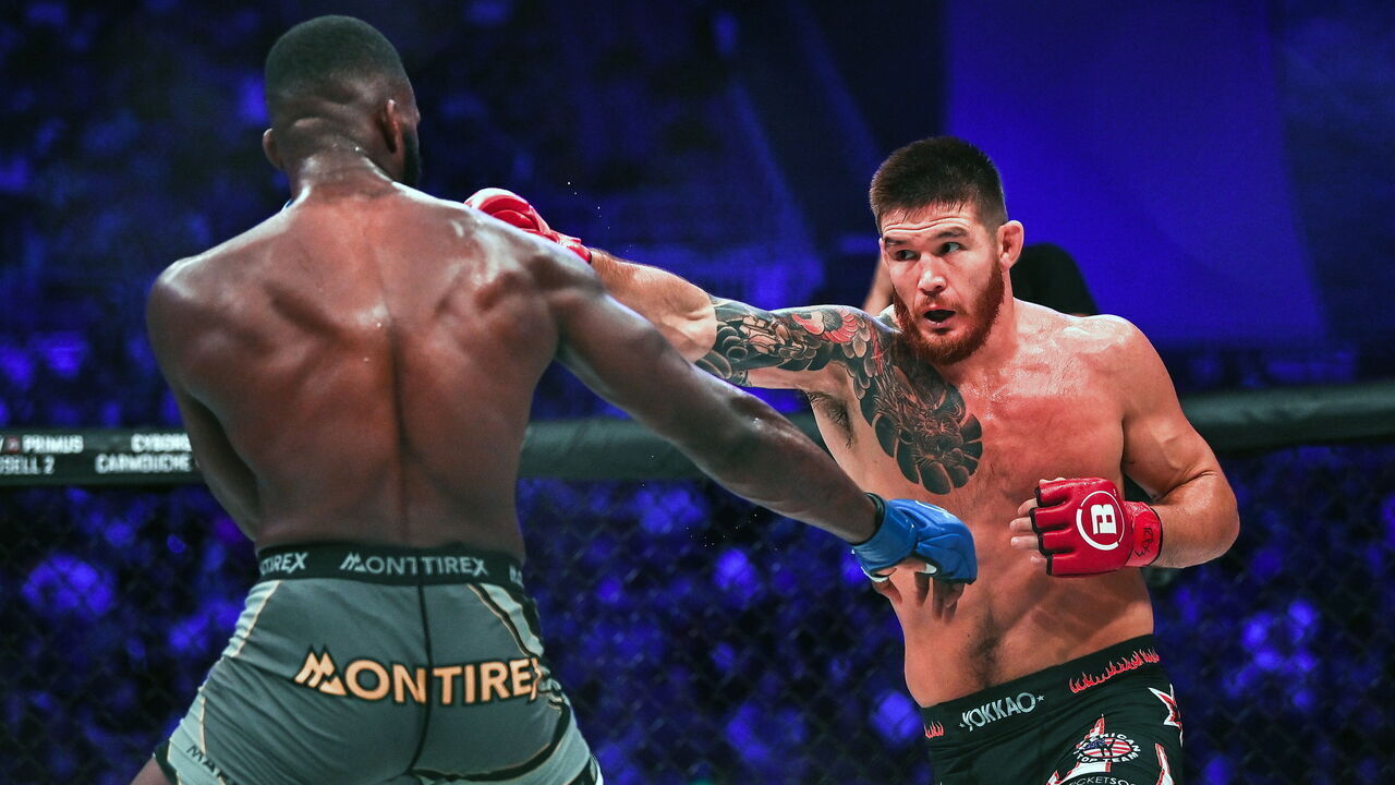 Dublin , Ireland - 23 September 2023; Johnny Eblen, right, in action against Fabian Edwards during their Middleweight fight during the the Bellator 299 at 3 Arena in Dublin.