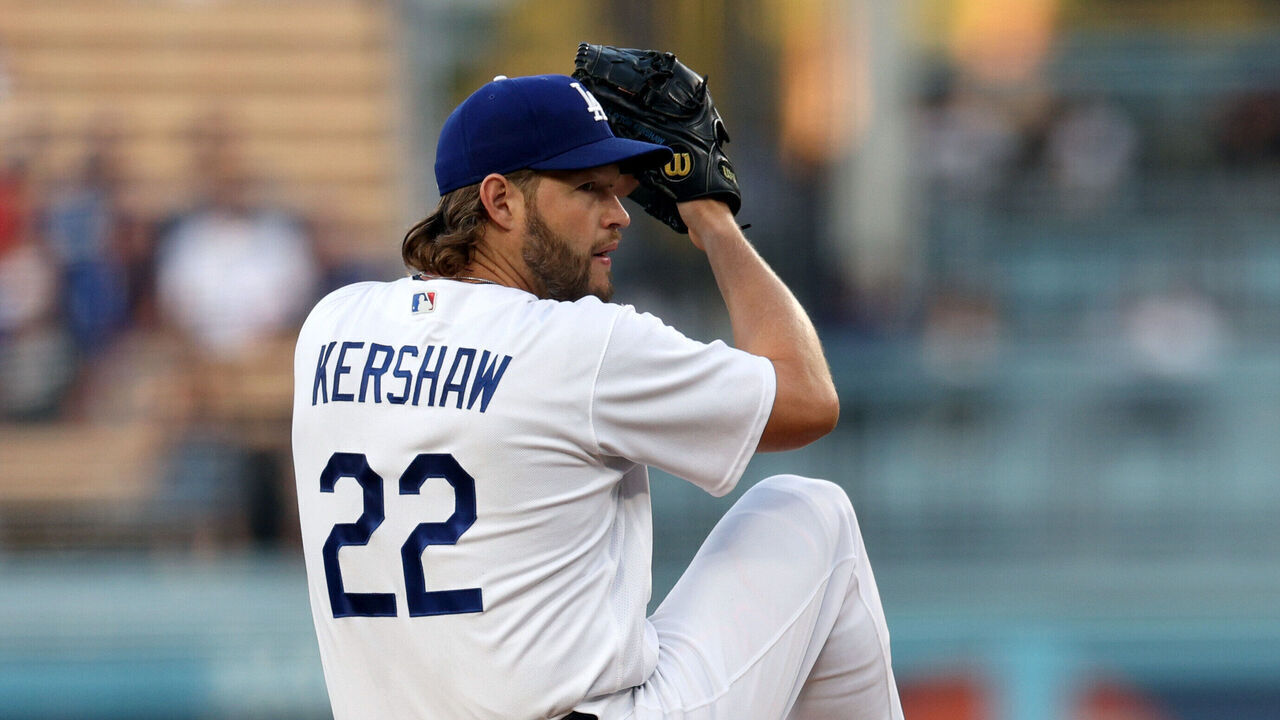 LOS ANGELES, CALIFORNIA - SEPTEMBER 23: Clayton Kershaw #22 of the Los Angeles Dodgers pitches against the San Francisco Giants during the first inning at Dodger Stadium on September 23, 2023 in Los Angeles, California.