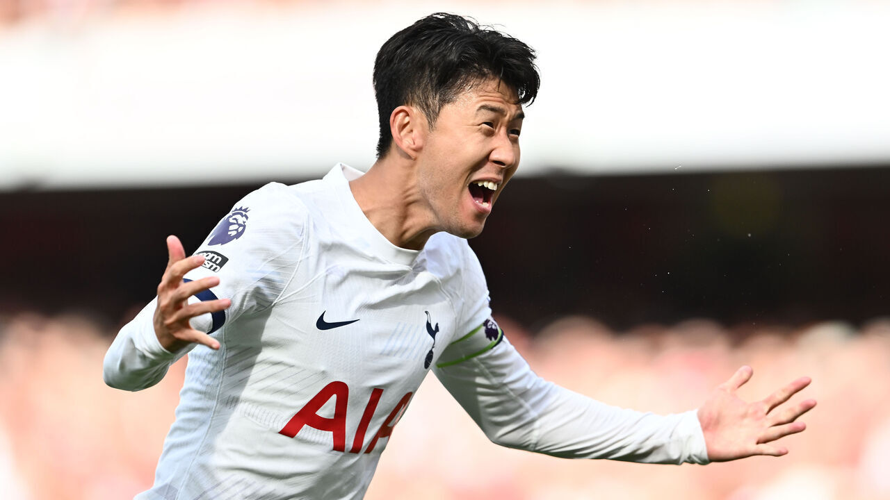 LONDON, ENGLAND - SEPTEMBER 24: Son Heung-min of Tottenham Hotspur celebrates after scoring a goal during the Premier League match between Arsenal FC and Tottenham Hotspur at Emirates Stadium on September 24, 2023 in London, England.