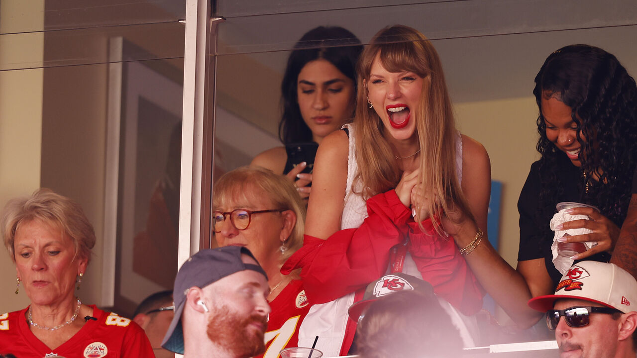 Chiefs: Travis Kelce-Taylor Swift rumors draw 24.3 million viewers