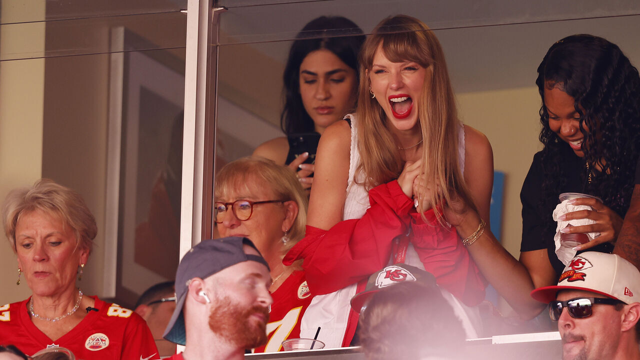 KANSAS CITY, MISSOURI - SEPTEMBER 24: Taylor Swift reacts during a game between the Chicago Bears and the Kansas City Chiefs at GEHA Field at Arrowhead Stadium on September 24, 2023 in Kansas City, Missouri.