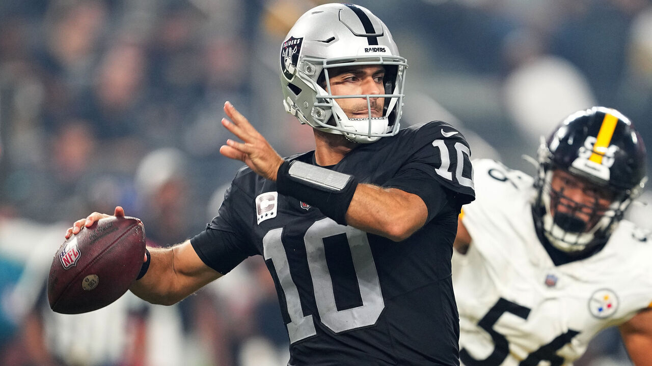 LAS VEGAS, NEVADA - SEPTEMBER 24: Jimmy Garoppolo #10 of the Las Vegas Raiders throws a pass in the game against the Pittsburgh Steelers during the third quarter at Allegiant Stadium on September 24, 2023 in Las Vegas, Nevada.