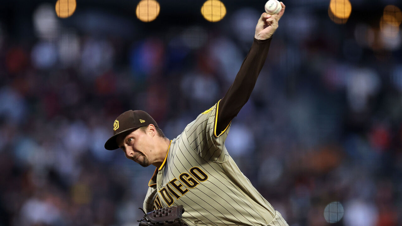 SAN FRANCISCO, CALIFORNIA - SEPTEMBER 25: Blake Snell #4 of the San Diego Padres pitches against the San Francisco Giants in the first inning at Oracle Park on September 25, 2023 in San Francisco, California.